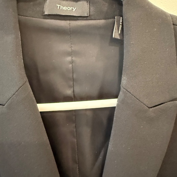 Theory - Black "Nichelle" Wool 2 Button Blazer Suit Jacket, Size 10 - Picture 2 of 4